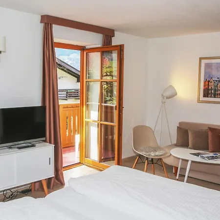 Hotel Sonnenhof - Bed & Breakfast & Appartements 3*