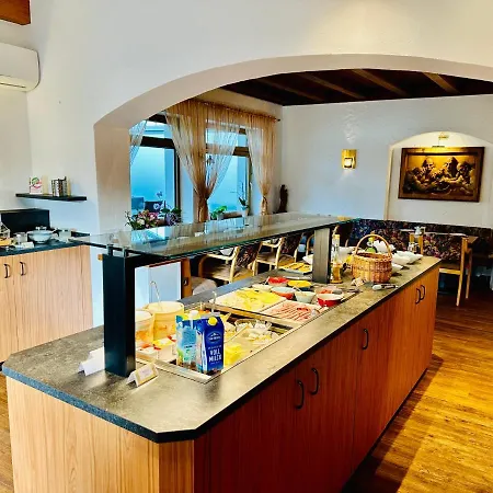 Hotel Sonnenhof - Bed & Breakfast & Appartements 3*