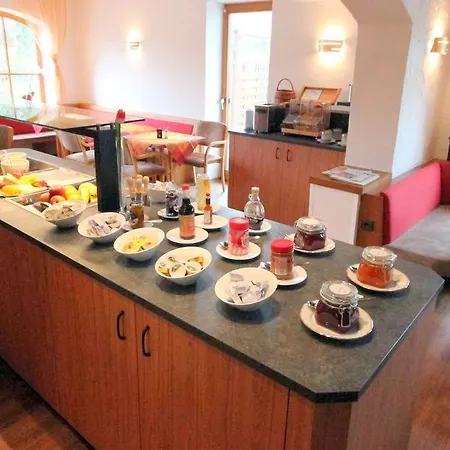 Hotel Sonnenhof - Bed & Breakfast & Appartements 3*