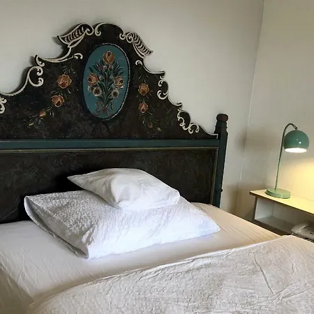 Hotel Sonnenhof - Bed & Breakfast & Appartements Innsbruck
