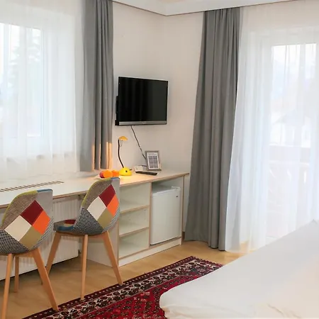 Hotel Sonnenhof - Bed & Breakfast & Appartements Hotell 3*