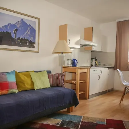 Hotel Sonnenhof - Bed & Breakfast & Appartements 3* İnnsbruck