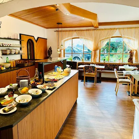 Hotel Sonnenhof - Bed & Breakfast & Appartements 3*