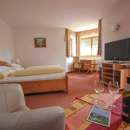 Hotel Sonnenhof - Bed & Breakfast & Appartements Otel 3*