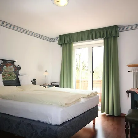 Hotel Sonnenhof - Bed & Breakfast & Appartements Otel İnnsbruck