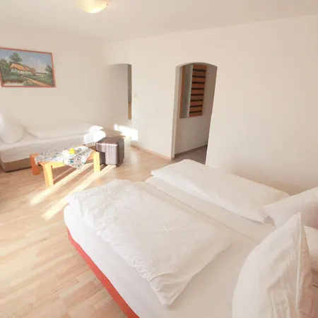 Hotel Sonnenhof - Bed & Breakfast & Appartements 3* İnnsbruck